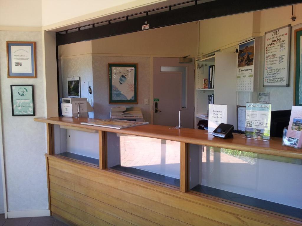 Aloha Lodge Beachside Accommodation Нелсън Екстериор снимка