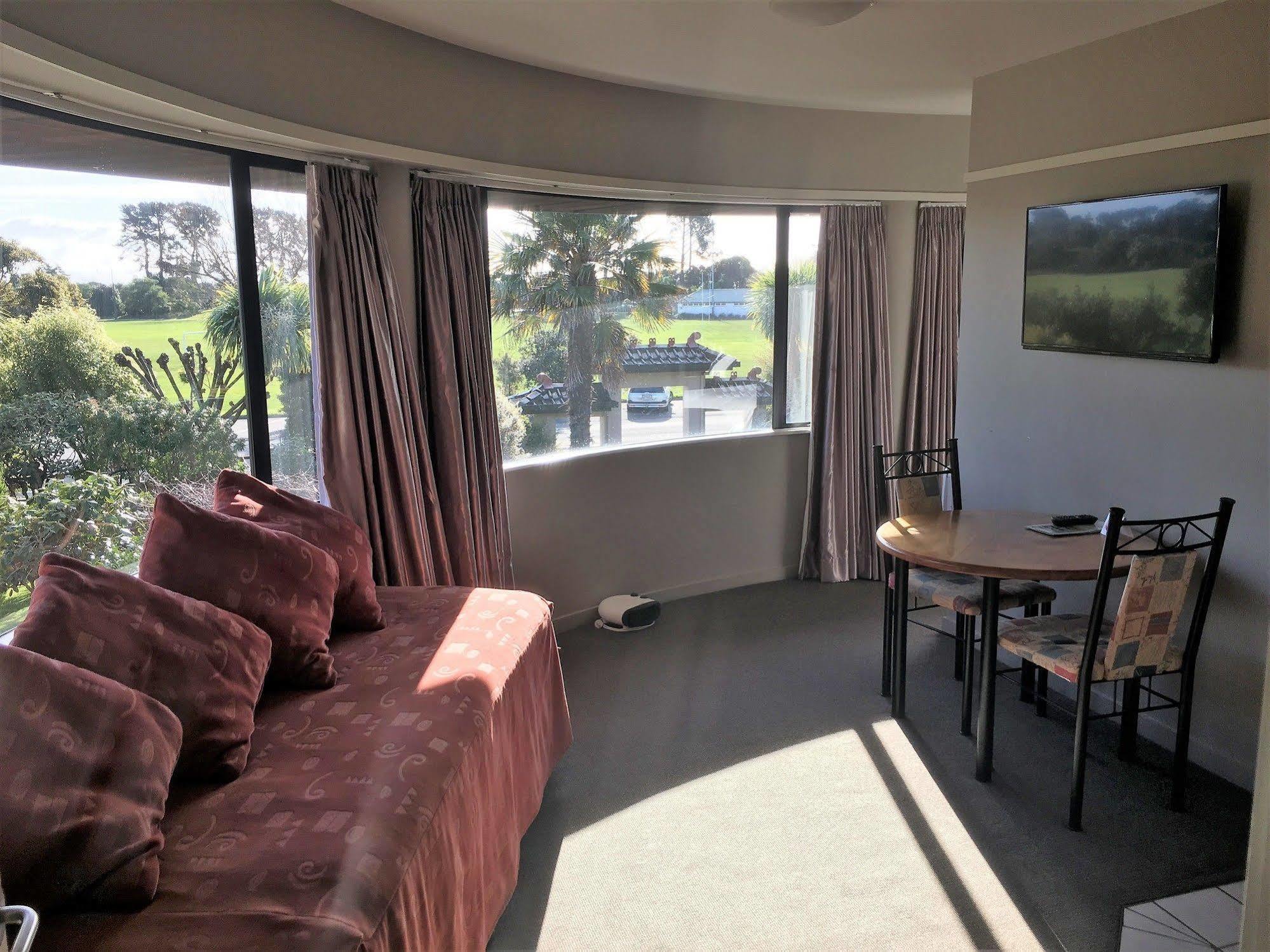 Aloha Lodge Beachside Accommodation Нелсън Екстериор снимка
