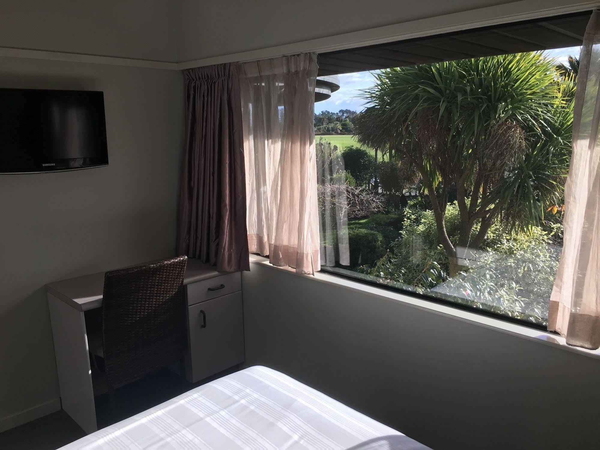 Aloha Lodge Beachside Accommodation Нелсън Екстериор снимка