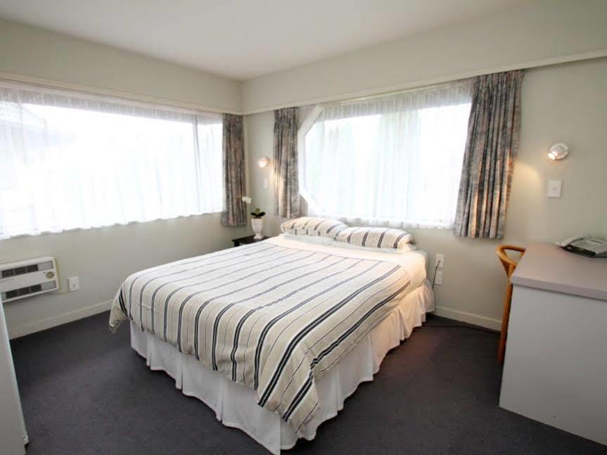 Aloha Lodge Beachside Accommodation Нелсън Екстериор снимка