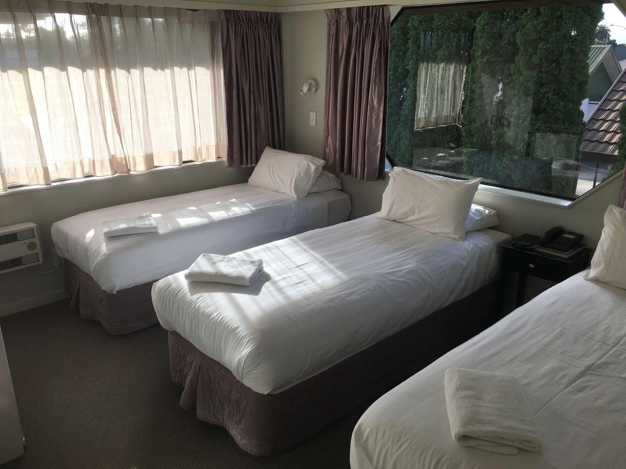 Aloha Lodge Beachside Accommodation Нелсън Екстериор снимка