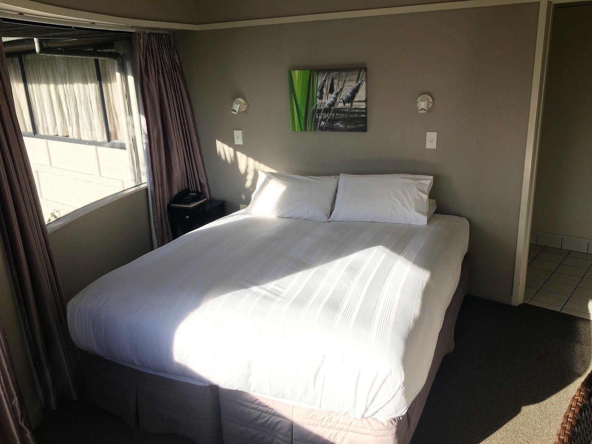 Aloha Lodge Beachside Accommodation Нелсън Екстериор снимка